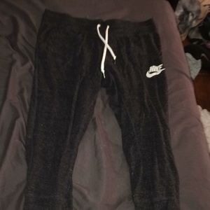 Nike Cropped Sweatpants